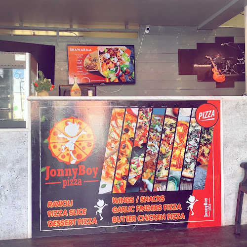 Comentarii opinii despre JonnyBoy Pizza And Donair whitehorse