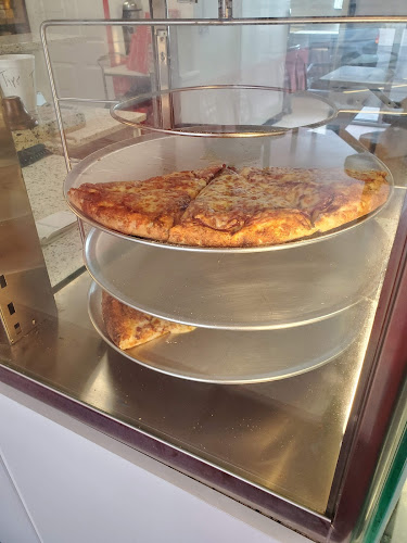 Canadian Pizza Unlimited - Hospitality and gastronomy