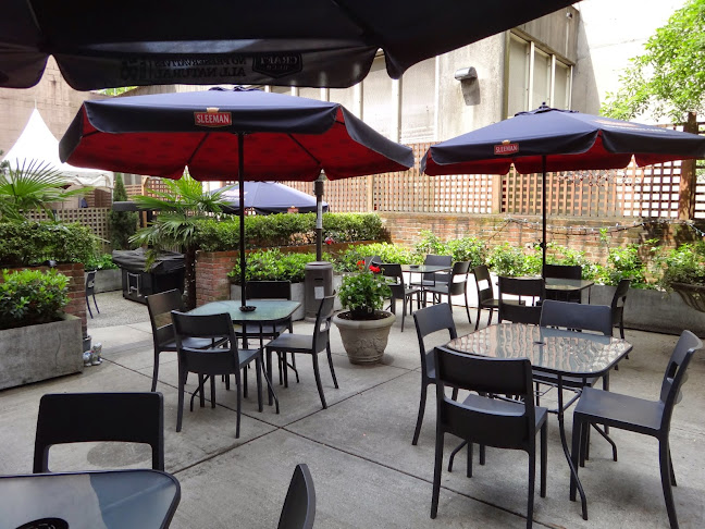 Howe Sound Taphouse & Kitchen - New West