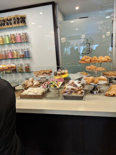 Opinii despre Sweet Boutique în Woodbridge - Hospitality and gastronomy