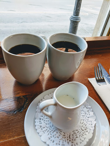 Darlise Cafe - Hospitality and gastronomy