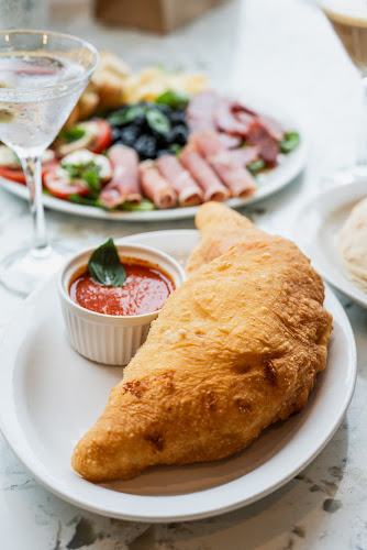 Cafe Diplomatico Restaurant & Pizzeria