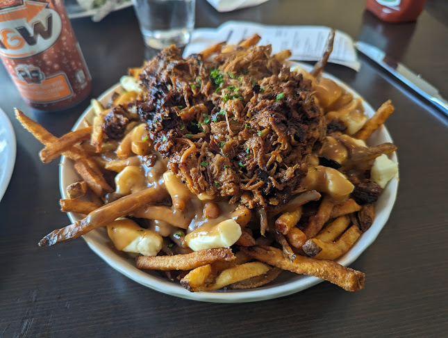 812 Crowley Ave, Kelowna, BC V1Y 7G7