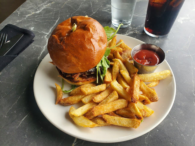 23840 River Rd, Maple Ridge, BC V2W 1B7