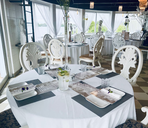 92 George St N, Peterborough, ON K9H 1A4