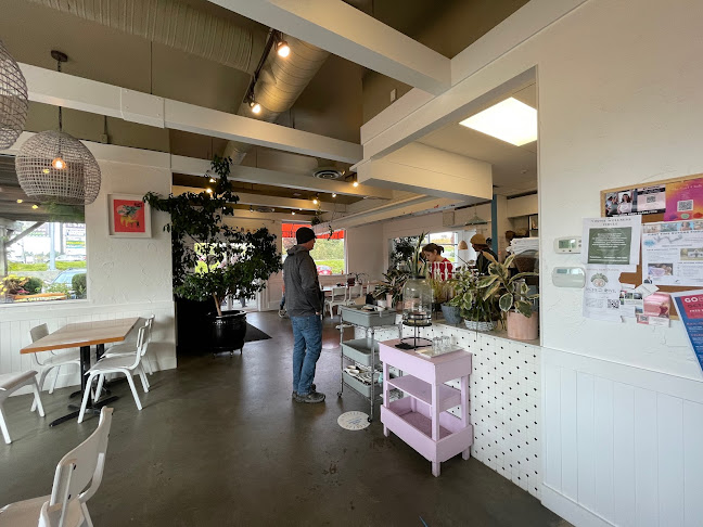 4890 Rutherford Rd, Nanaimo, BC V9T 5M1