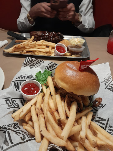 Montana’s BBQ & Bar