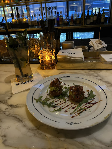 328 Wellington St W, Toronto, ON M5V 3T4