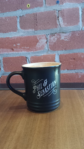 Opinii despre Phil & Sebastian Coffee Roasters - Simmons Building Cafe în Calgary - Hospitality and gastronomy