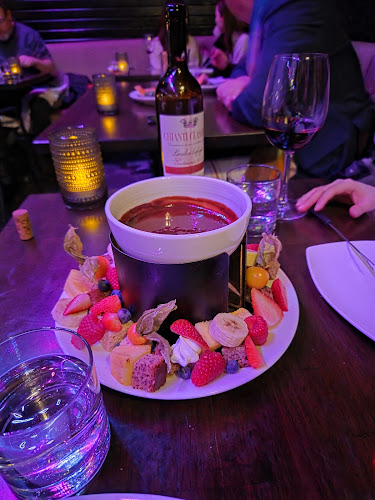 The Living Room Restaurant - Calgary