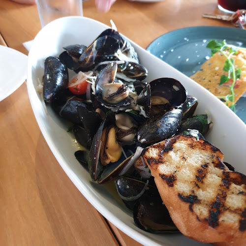 Opinii despre Tide and Vine Oyster House în Niagara Falls - Hospitality and gastronomy