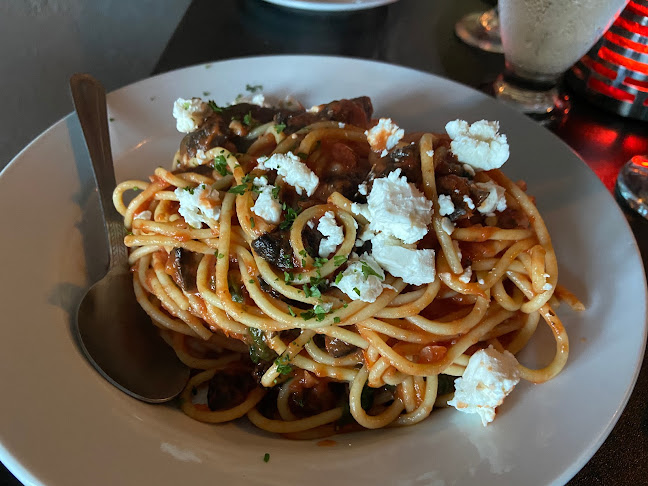 5880 Wyandotte St E, Windsor, ON N8S 1M8