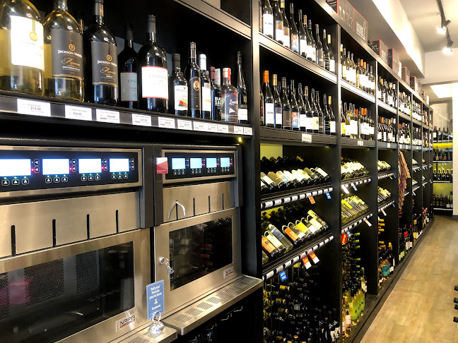 Okanagan Estate Wine Cellars - Hospitality and gastronomy