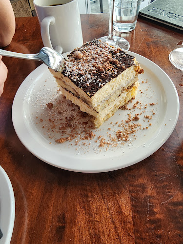 Kingfishers Waterfront Bar & Grill - Hospitality and gastronomy