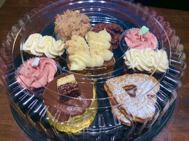 Comentarii opinii despre HomeQuarter Coffeehouse & Bakery