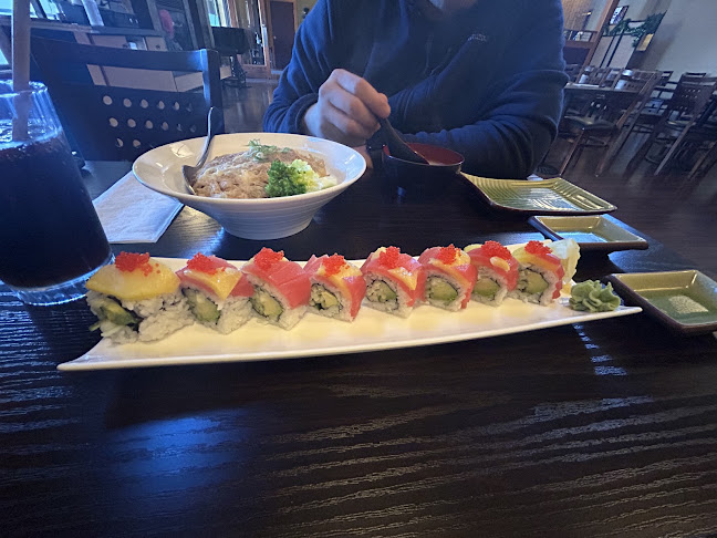 Akemi Sushi - Hospitality and gastronomy