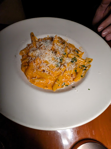 31 Dunlop St E, Barrie, ON L4N 1A1