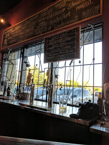 Berezan Liquor Store - Willowbrook