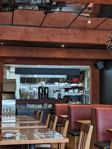 3135 Edgemont Blvd, North Vancouver, BC V7R 2N7