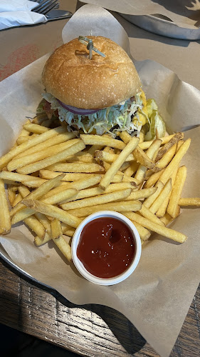 Jack Astor's Bar & Grill Yonge & Bloor - Hospitality and gastronomy