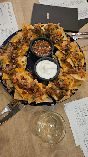 Moxies Calgary Downtown Restaurant - Hospitality and gastronomy