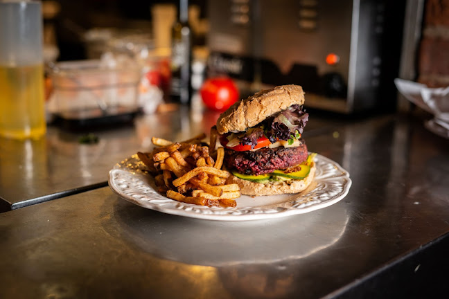 Opinii despre Black Dog Tavern în Kingston - Hospitality and gastronomy