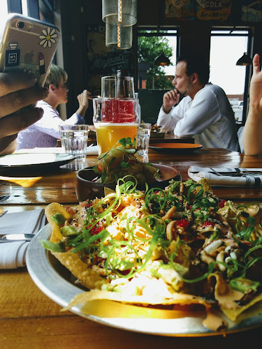 Opinii despre Nique Restaurant în Hamilton - Hospitality and gastronomy