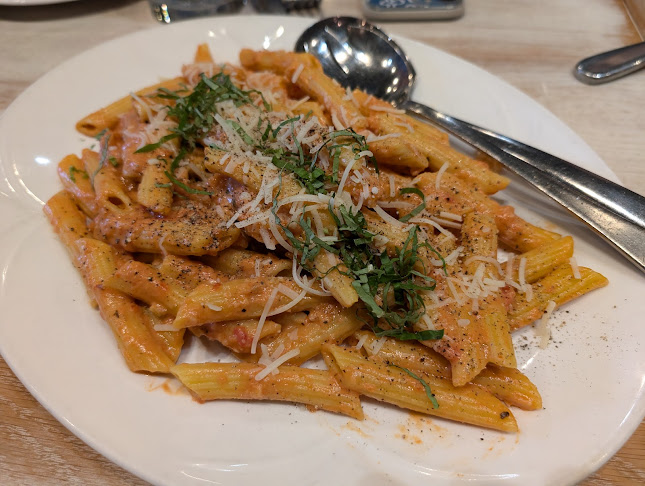 320 Scenic Dr S, Lethbridge, AB T1J 4X6