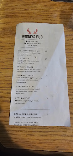 Woody's Pub - Lake Country