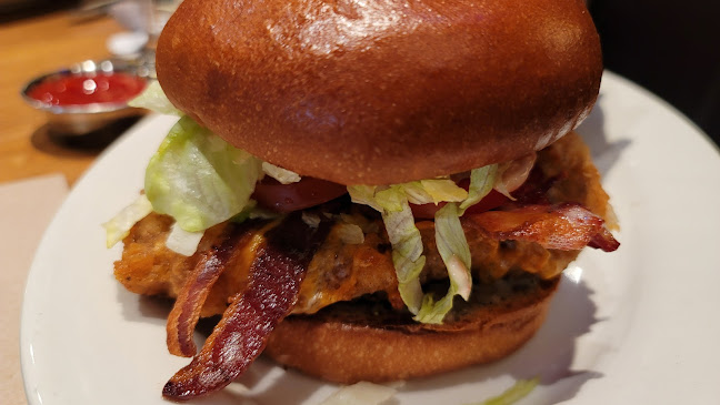 Comentarii opinii despre Browns Socialhouse Lethbridge West