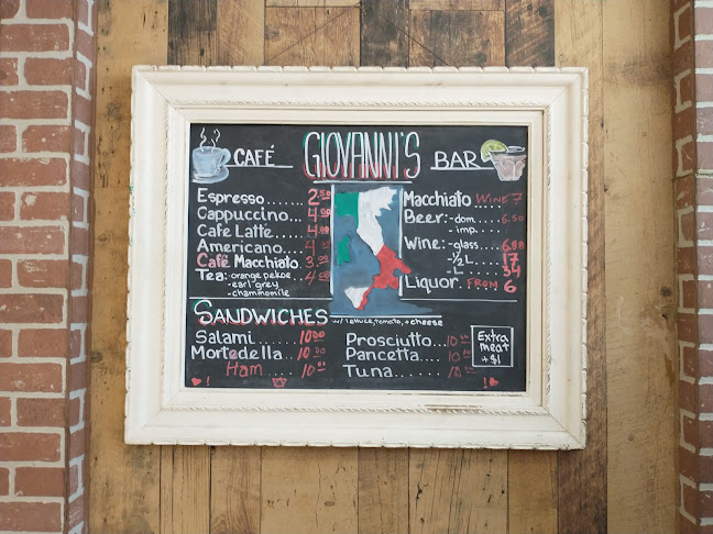 Opinii despre Giovanni's Snack Bar & Pizzeria în Ottawa - Hospitality and gastronomy