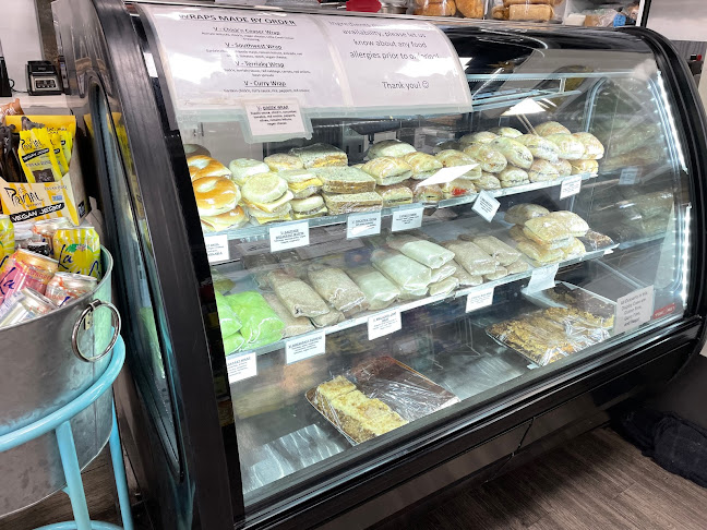 Pineapple Express Smoothie Bar & Bistro