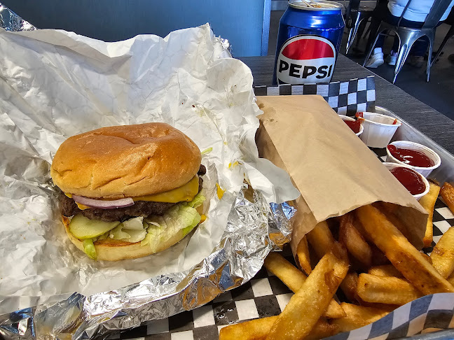 1651 Merivale Rd, Ottawa, ON K2G 3K2