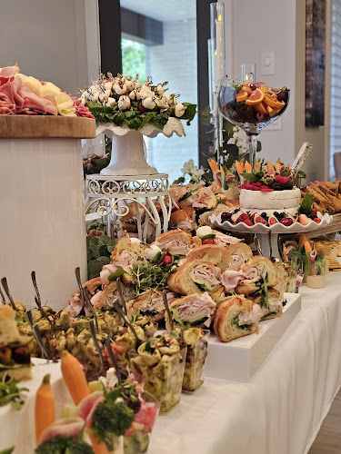 94C Lakeshore Rd E, Mississauga, ON L5G 1E3