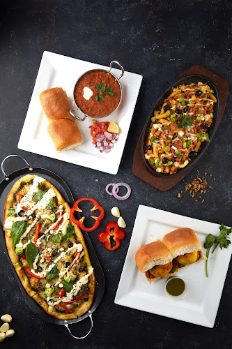 Veggie Planet Vaughan - Vegetarian Indian Pizza, Burger and Street food Restaurant - Woodbridge