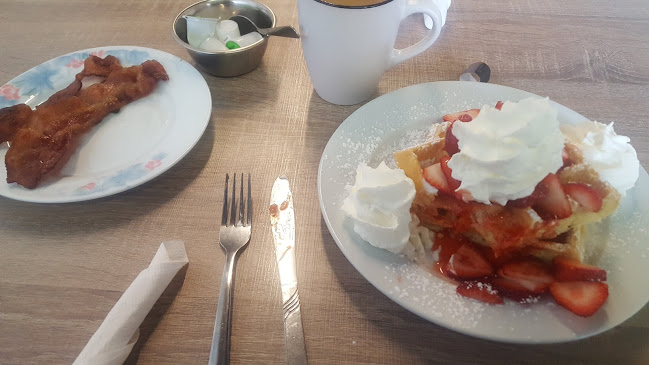 Whistlin' Waffle - Campbell River