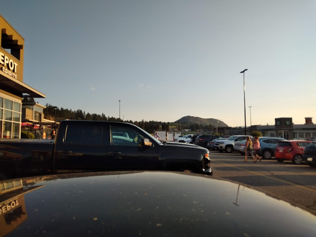 Angry Otter Liquor @ Okanagan Lake - Hospitality and gastronomy