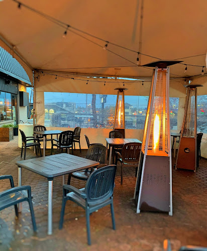 Comentarii opinii despre Billie Jax Grill & Bar