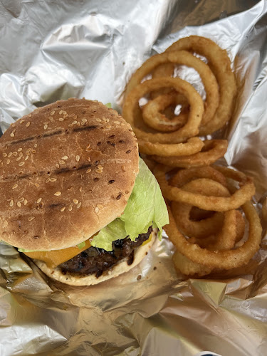 Comentarii opinii despre Mama's Boys Burgers