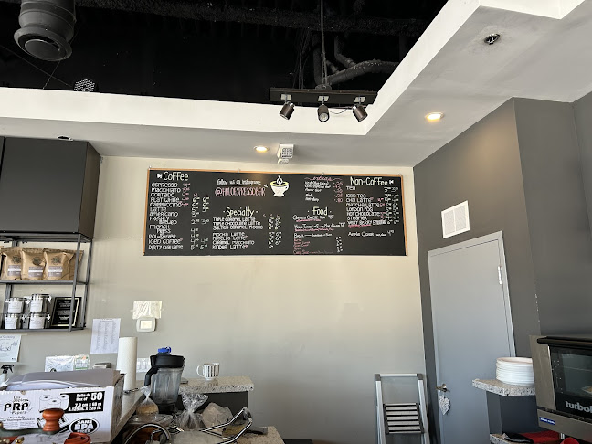 3024 Hurontario St, Mississauga, ON L5B 4M4