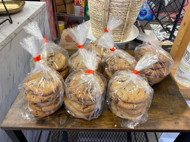 2440 Bank St, Ottawa, ON K1V 8S1