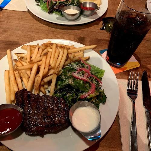 1136 Robson St, Vancouver, BC V6E 1B2