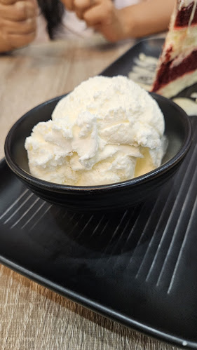 Comentarii opinii despre D Spot Dessert Cafe Markham 14th Avenue