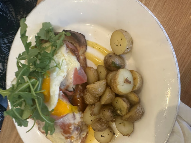 Hutch Cafe - Calgary