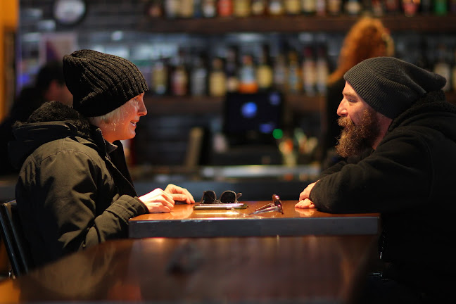 Comentarii opinii despre Mona Lisa Pub | Sports Pub in Edmonton | Karaoke Night | Pool League Tournaments