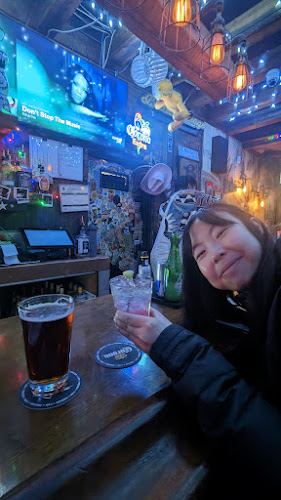 232 Queen St W, Toronto, ON M5V 1Z6