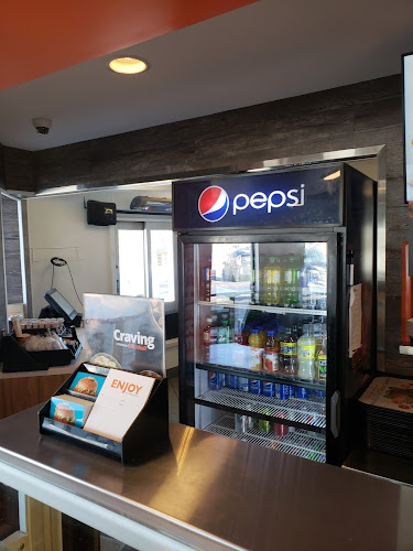 Comentarii opinii despre Mary Brown's Chicken & Taters