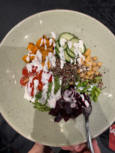 900 Maple Ave, Burlington, ON L7S 2J8