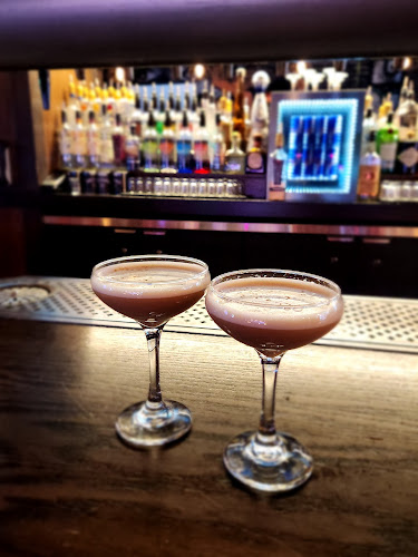 213 10 Ave SW, Calgary, AB T2R 0A4