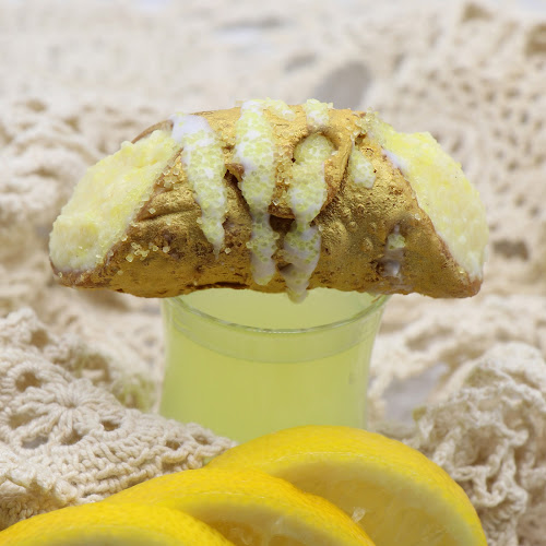 Cannoli Crunch - Toronto